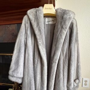 Nicholas Ungar Mink Fur Coat in Excellent Condition